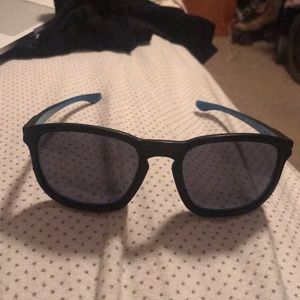 Oakley Enduro sunglasses 🕶 ❗️major 💲 drop❗️